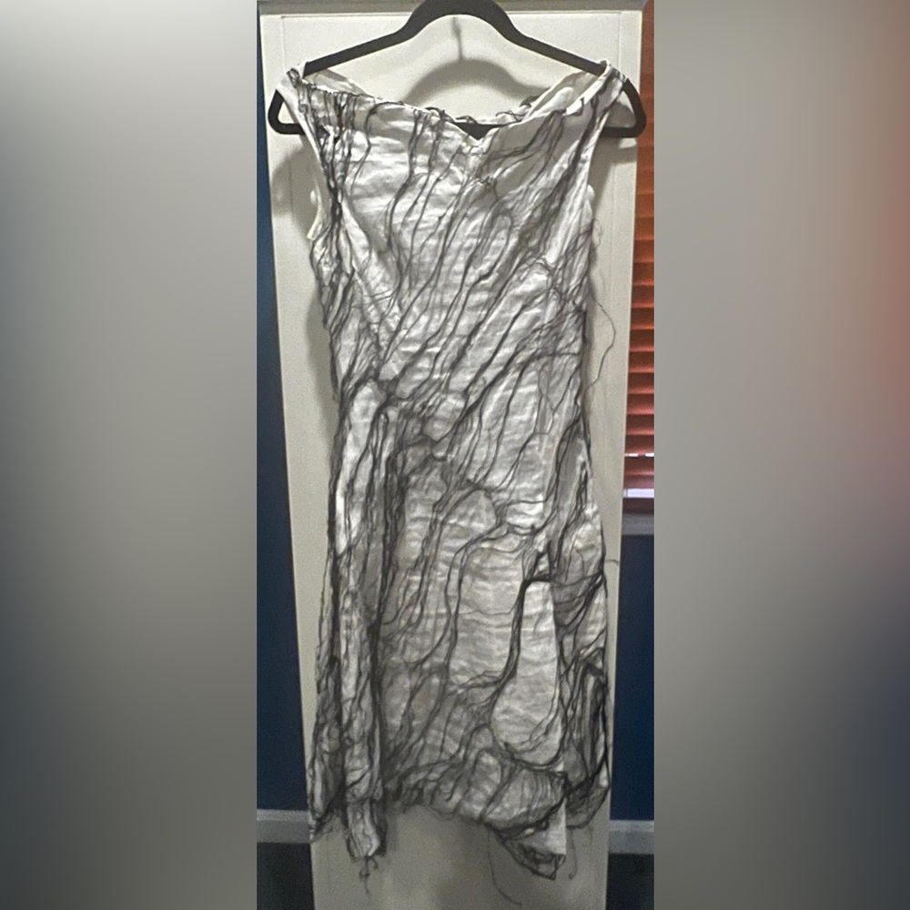 Anett Röstel White and Black Artistic Couture Cocktail Dress